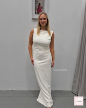 Load image into Gallery viewer, EFFIE KATS VERONA GOWN IVORY