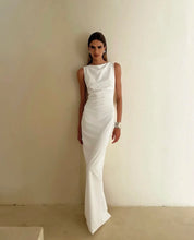 Load image into Gallery viewer, EFFIE KATS VERONA GOWN IVORY
