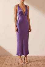 Load image into Gallery viewer, SHONA JOY LANA PLUNGED CROSS BACK MIDI DRESS PURPLE
